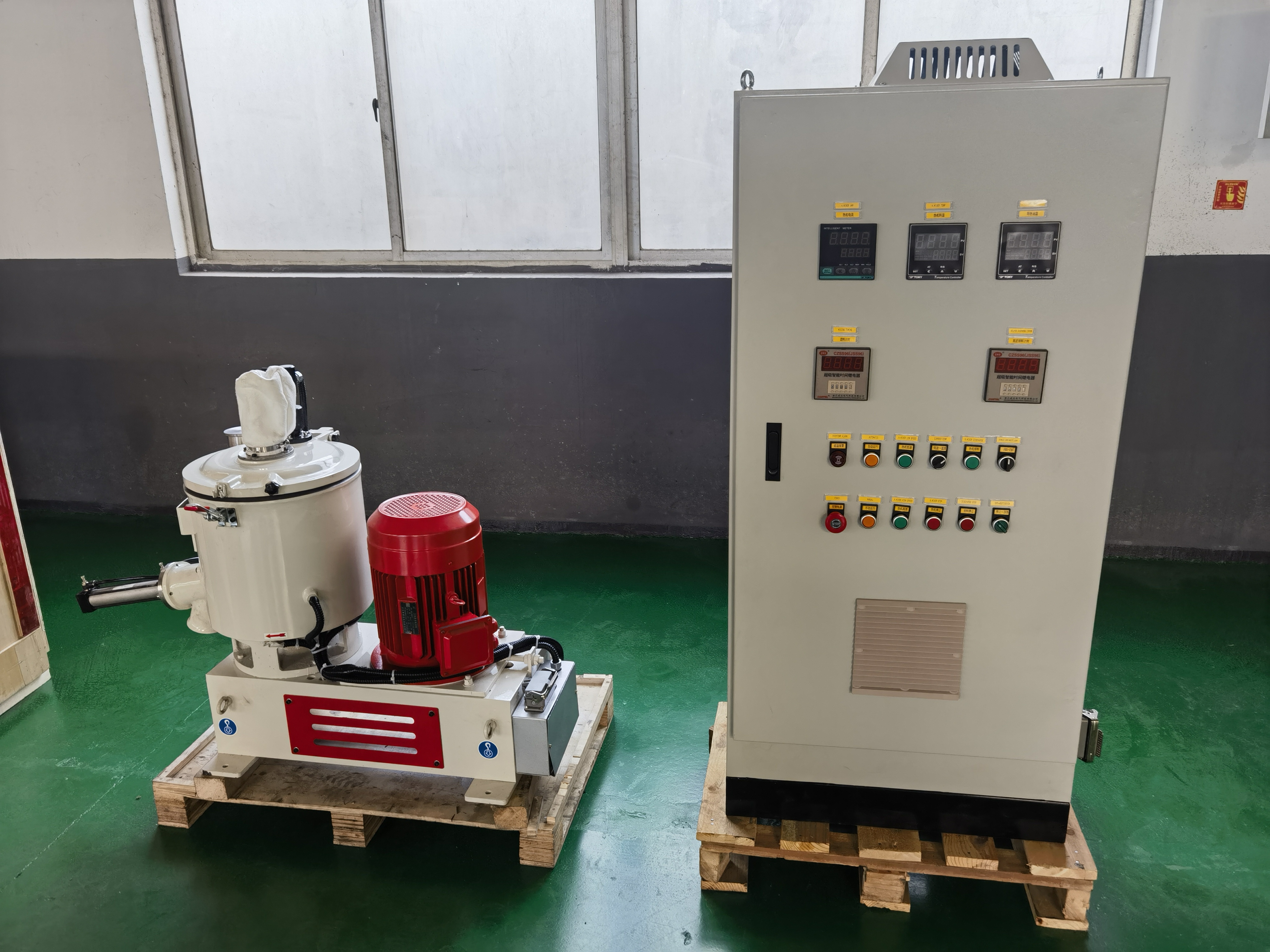 Aktueller Firmenfall über Fallstudie: 20L Mischmaschine für die Labor-Materialvorbereitung