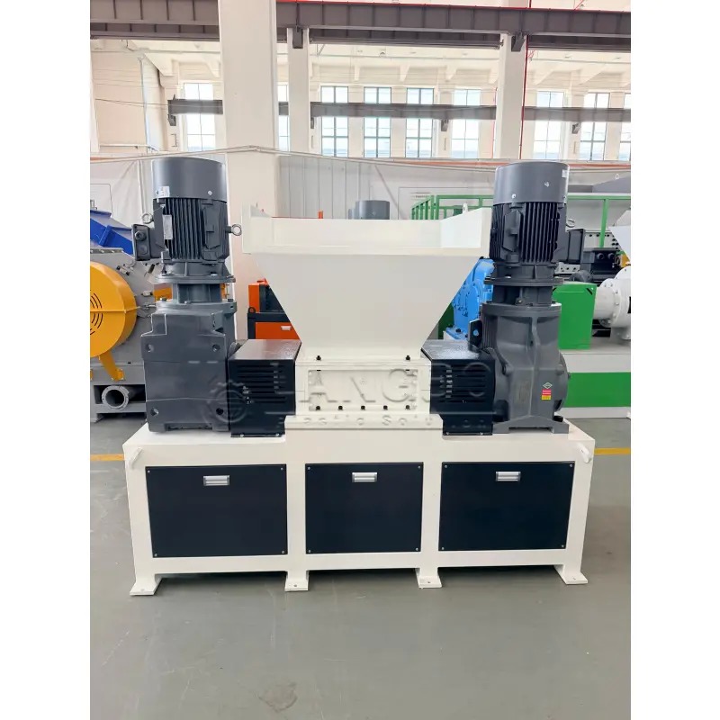 Aktueller Firmenfall über Double Shaft Shredder Machine for Bulky Plastic Waste Processing in Spain Recycling System