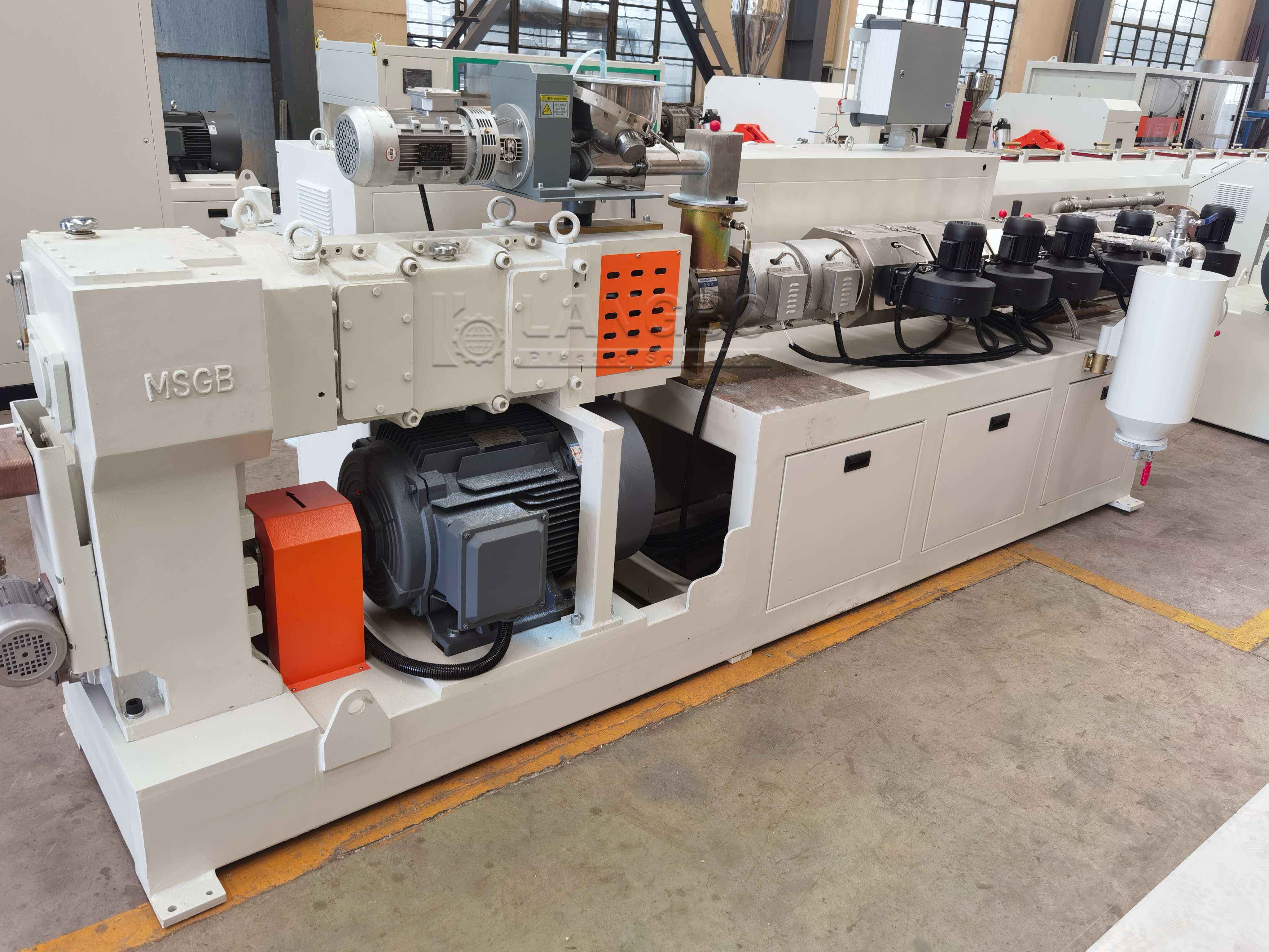 Aktueller Firmenfall über PVC Pipe Extrusion Line Project for Infrastructure Pipe Manufacturing in Algeria
