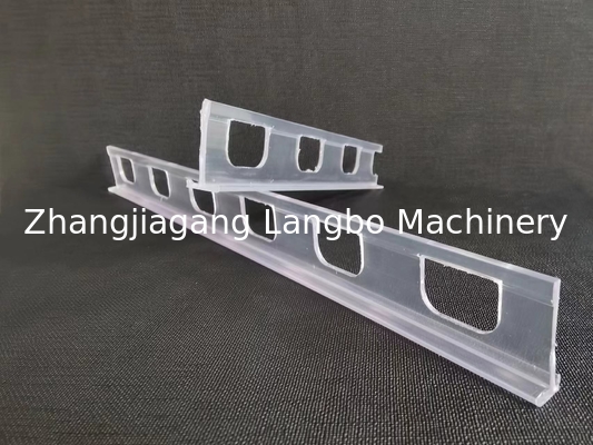 Qualität  Supermarket Cable Cover Transparent PVC Profile Production Line Fabrik