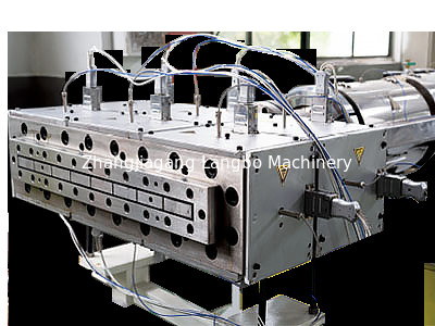 PVC-Profilplatte Extruder Zaun Siegelstreifen PC Hohlblatt Extrusionsmaschine