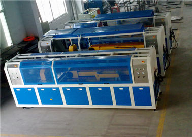 Wand-Maschine des Produkt-350KG/H der Geschwindigkeits-WPC, Profil-Fertigungsstraße PLC-Steuerwpc