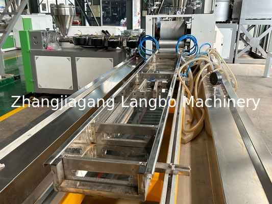 Co Außen-WPC-Extrusionslinie mit 3D-Reboss