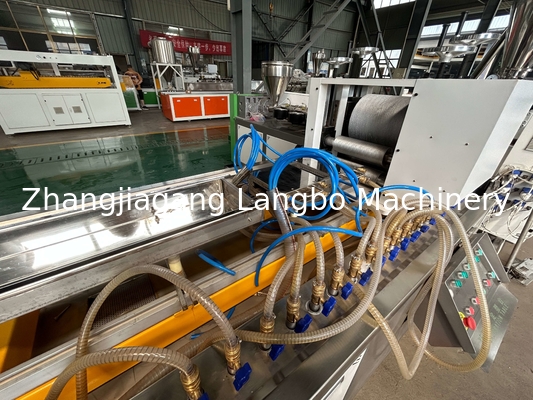 Co Außen-WPC-Extrusionslinie mit 3D-Reboss