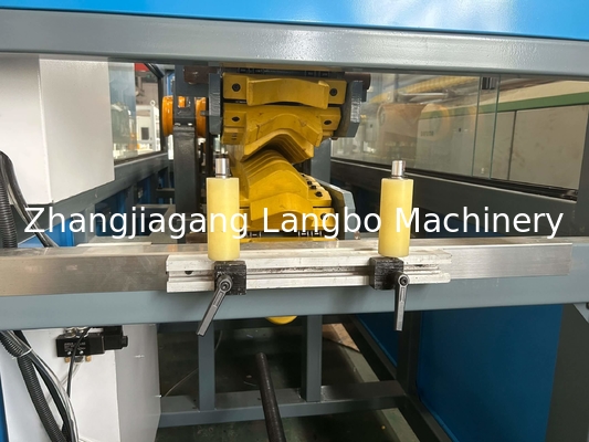 Anpassung von Plastik-PVC-Fensterzaun-Wandplatten Profil Extrusionsmaschine Produktionslinie