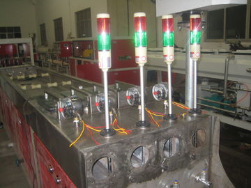 Vier Inverter der Strang PVC-Rohr-Verdrängungs-Maschinen-630mm ABB