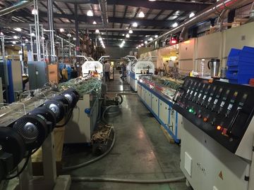 Maschine für die Extruderung von Kunststoffprofilen