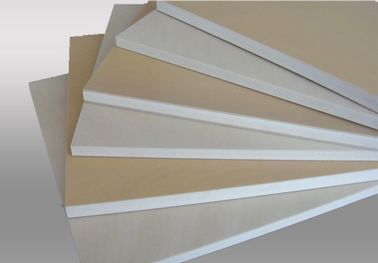WPC PVC-Schaum-Brett-Verdrängungs-Linie Einsparungs-Waldressource mit hohem Ausschuss