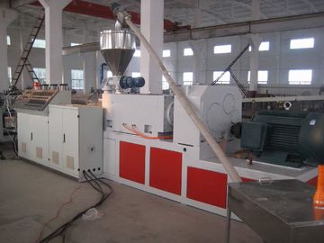 Multidimensionelle Formenverträglichkeit PVC Profil Board Extruder PC Hohlblatt Extrusionsmaschine