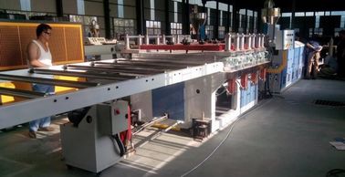 Doppelte Schraube PVC-Schaum-Brett-Verdrängungs-Linie mit hohem Ausschuss Kapazität 600kg/H