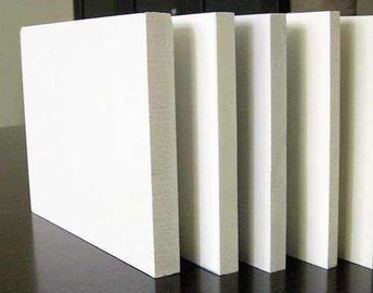 Klingen Sie Isolier-PVC-Brett-Maschine, Ertrag 450kg/H PVC-Blatt, das Maschine herstellt