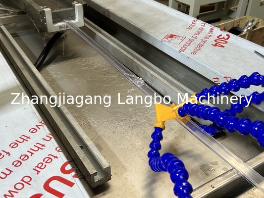 Einzelhandel PVC Tag Profilmachmaschine mit anpassbarem Schraubentwurf Twin Schraub und Fass