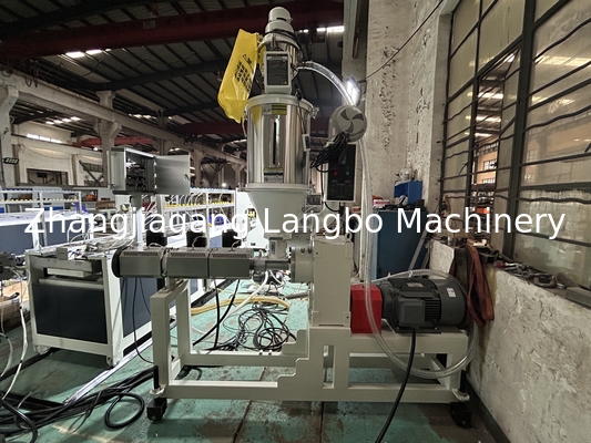 Automatische Kunststoff-Extrusion Beste 22KW PVC-Profile Produktionslinie mit 80/156 Kegel-Twin-Schraub-Extruder