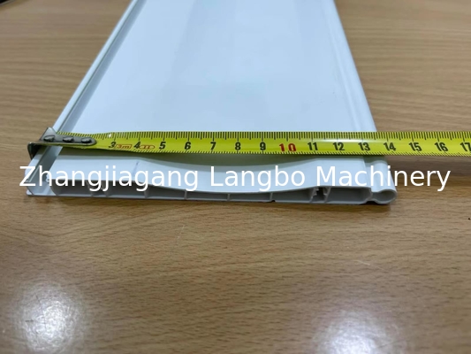 Warm verkaufte Fenstervorhänge PVC Profil Extrusionslinie Kegel-Twin-Schraube