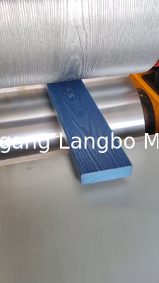 Holz-Plastik-Decking-Tür-Verbundlaminierungsmaschine / Präge-Maschine