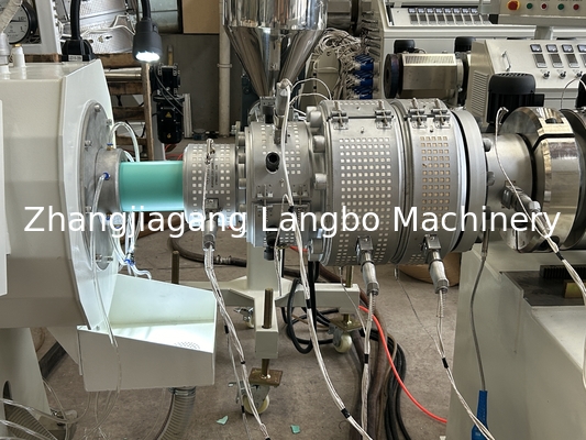 CER-ISO-PVC-Rohr-VerdrängungEnergie des Leitungsrohr-Durchmesser-16 - 630mm 22 - des Extruder-160KW