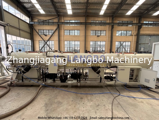 Drainage PVC-Rohrherstellungslinie mit 80/156 Extruder und Steckdosenmaschine