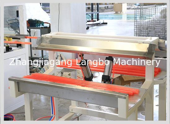 Kunststoff PVC Wasserrohr Liefer Produktionslinie PVC Rohrmaschine mit Hochleistungs-Extruder mit attraktiven Preisen