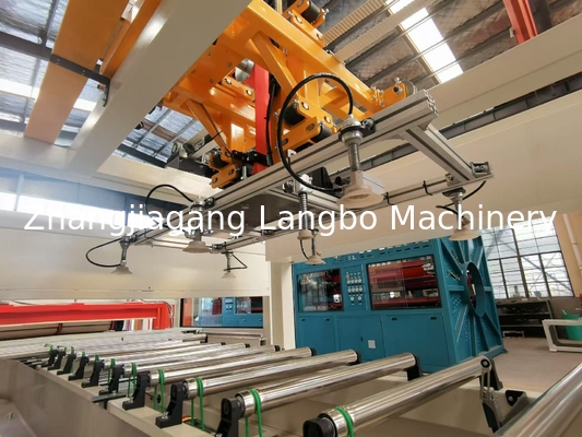 PVC-Fensterprofil-Extrusionsmaschine Extrusionsmaschine 1200mm PVC-Deckenplatten-Produktionslinie mit automatischer Handhabungsmaschine