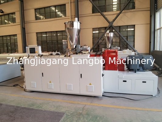 Einzelhandel PVC Tag Strip Making Machine und Profil Extrusionslinie mit gleichmäßiger Breite glatter Kante Kegel Twin Screw Extruder