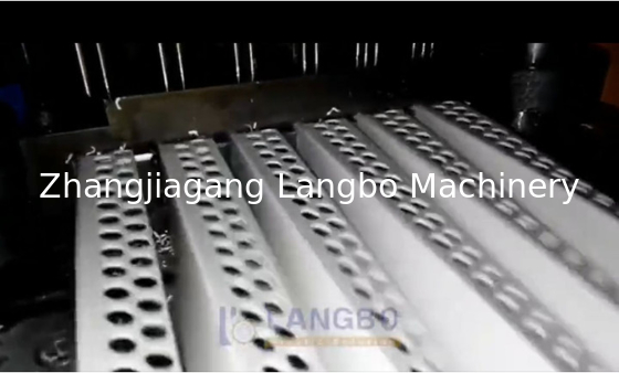 Zusammengestellte Spannung PVC WPC Eckband Streifenschützer L-Form Winkel Extruder/ Herstellmaschine/ Extrusionsproduktionslinie