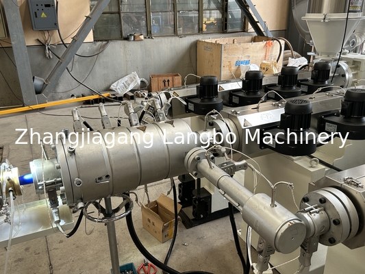 Kunststoff-Ein-Schrauben-Extruder Doppel-Drei-Drei-Schicht-PPR-Bewässerung Wasserversorgung Energie Gas-Plummschlauch Rohr Extrusions-Produktionslinie