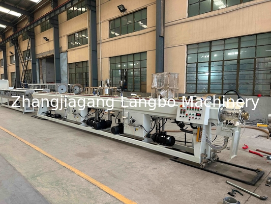 Kunststoff-PPR-Produktionslinie für die Extrusion von Wasser- und Elektroleitungsrohren / PPR-Maschine zur Herstellung von Rohren mit einer einzigen Wand
