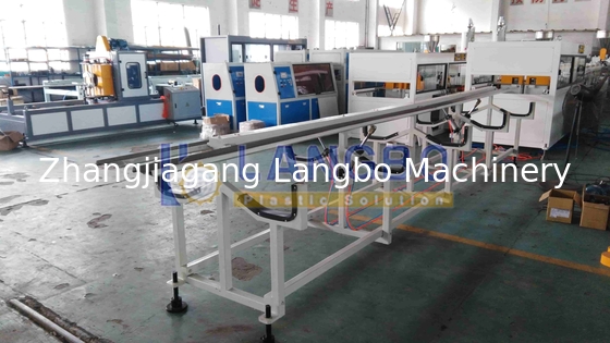 Kunststoff PVC CPVC UPVC Wasser Elektro-Kanalrohrrohr Extrusionsproduktionslinie Maschine mit Extruder Abzug Schneiden