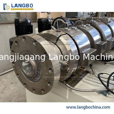 Maschinen für die Herstellung von PVC-Rohren aus Kunststoff