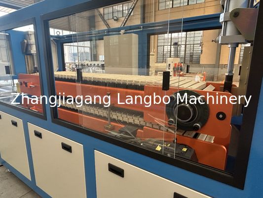 Konische Doppel-Twin-Schnecken-Kunststoff-Sockelleisten-Extrusion PVC-Sockelleisten-Profile Extruder Produktionslinie Herstellungsmaschine
