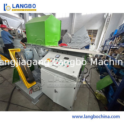 Einfach geschaltete HDPE-Klumpen Rohr Kunststoff E-Abfall Holz Metall Material Kunststofffilm Flasche Tasche Fass Block Gewebte Tasche Tonnen Tasche Raffia Tasche Shredder Maschine