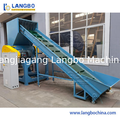 Maschinen zum Recycling von Flaschen aus Kunststoff