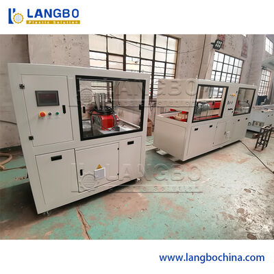 Mit hohem Ausschuss PVC-Profil-Verdrängungs-Linie Kapazität der 300MM Profil-Größen-250KG/H