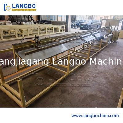 WPC-PVC-Plattenmaschine Verkleidung Dachwand-Platten-PVC-Deckenplatten Hohl Dekorationsplatten Profil Extrusionsmachung Extrudermaschine