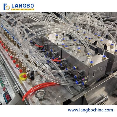 Mit hohem Ausschuss PVC-Profil-Verdrängungs-Linie Kapazität der 300MM Profil-Größen-250KG/H