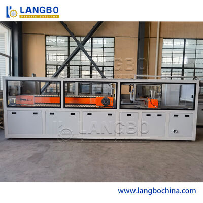 Profil-Verdrängungs-Linie PVC-150KG/H mit Plc-Touch Screen Steuerenergieeinsparung