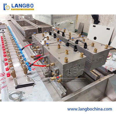 Profil-Verdrängungs-Linie PVC-150KG/H mit Plc-Touch Screen Steuerenergieeinsparung