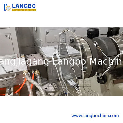 Wand-Maschine des Produkt-350KG/H der Geschwindigkeits-WPC, Profil-Fertigungsstraße PLC-Steuerwpc