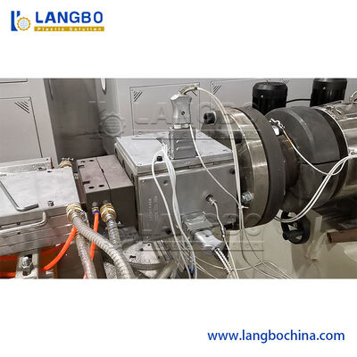 Architektur-WPC-Profil-Verdrängungs-Linie Leistungsstärke der 240MM Produkt-Größen-37KW