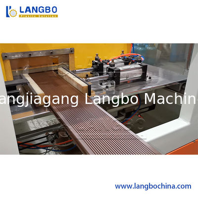 Wand-Maschine des Produkt-350KG/H der Geschwindigkeits-WPC, Profil-Fertigungsstraße PLC-Steuerwpc