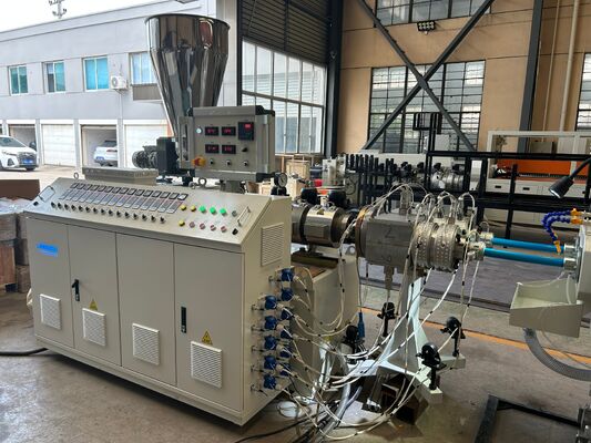 Maschine zur Herstellung von PVC-Rohren aus Kunststoff Pvc/upvc/cpvc/pvc-Rohrstrumpfmaschine