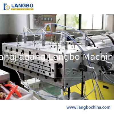 PVC-/WPC-/PS-Decken-/Wandplattenherstellungsmaschine PVC-Türrahmen-Produktionslinie Fensterprofil-Extrusionsmaschine PVC-Soffit-/Trim-Plattenmaschinen