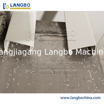 1180mm Profilgröße PVC-Kabel-Rumpfmachine mit 8m Kalibriertabelle und 55/110 Kegel-Twin-Schraub-Extruder