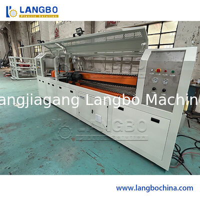 PVC-Profil-Extrusionslinie mit 55/110 konischem Doppelschneckenextruder für 1180 mm Kabelkanäle und 22 kW Motorleistung