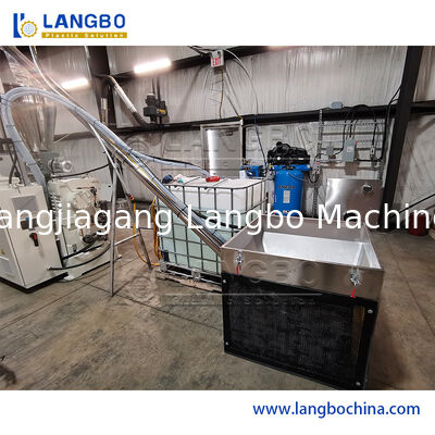 55/110 Kegel-Twin-Schraub-Extruder-PVC-Profil-Extrusionslinie für 1180mm-Kabel-Trunking mit 22KW-Motorleistung