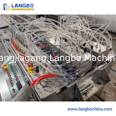 Fabrikpreis 55/110 Kegel-Twin-Schraub-Extruder PVC-Kabel-Trunking-Extrusionslinie mit 1180mm Profilgröße und 22KW Motorleistung