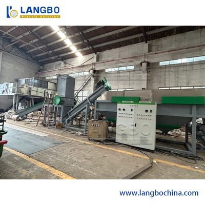 300-5000kg/H Kapazität PET-Recyclinganlage mit 14mm Flocken Größe und 380V Spannung für PET-Flaschenrecycling