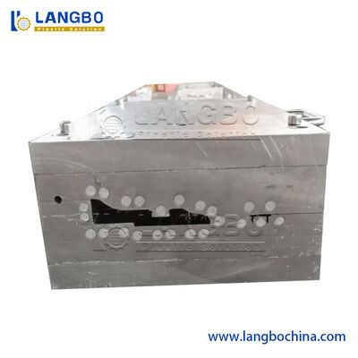 Produktionslinie für Kunststoff-Extrusionsprodukte für WPC-PVC-Skirtenplatten