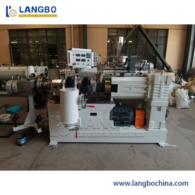 Wasserleitungs-PVC-Doppelschneckenextruder, Steuerungs-Plastikverdrängungs-Maschine
