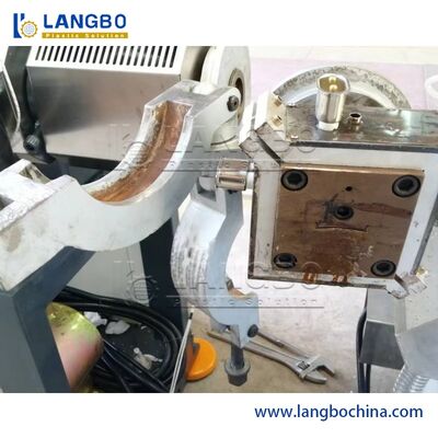 Doppelfarbige Co-Extrusions-Polycarbonat (PC) /PMMA/LED-Lichtlampen-/Rohrabdeckung/PS-Bilderrahmen-Formteilprofil-Extrusions-Herstellungsmaschine